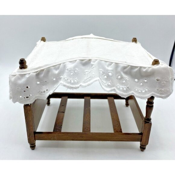 Vintage Doll House Canopy Bed Miniature Wood Handmade Eyelet Cover Retro Play - Picture 4 of 15